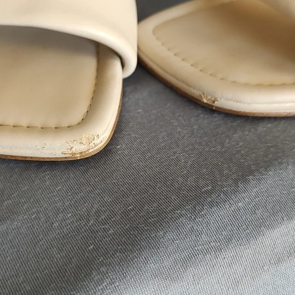 Steve Madden Modern Kinda Gal Wood Triangle Slide Sandales/Size 8 - Picture 9 of 9